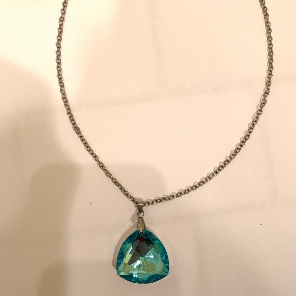 Blue gem necklace
